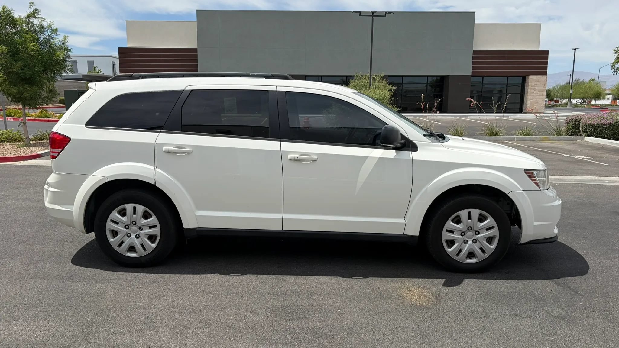 Used 2016 Dodge Journey SE w/ Flexible Seating Group FWD image 6