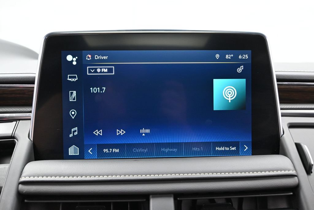Used 2023 Chevrolet Tahoe Premier w/ Advanced Technology Package AWD/4WD image 32