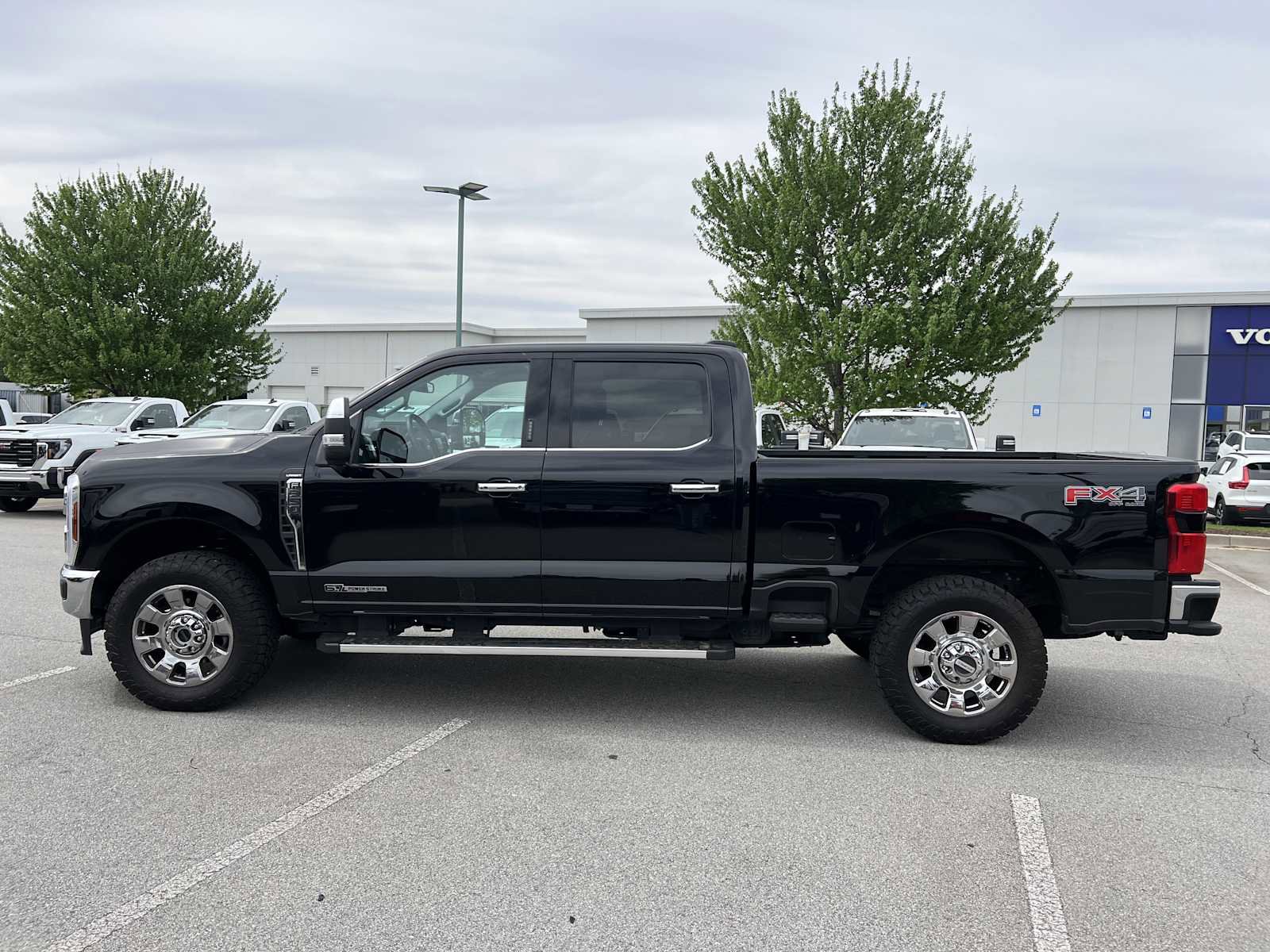 Used 2024 Ford F350 Lariat w/ Chrome Package AWD/4WD image 4