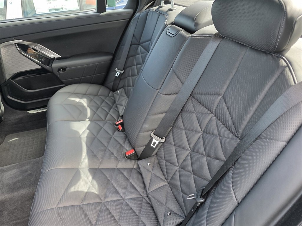 Certified 2023 BMW 740i image 13