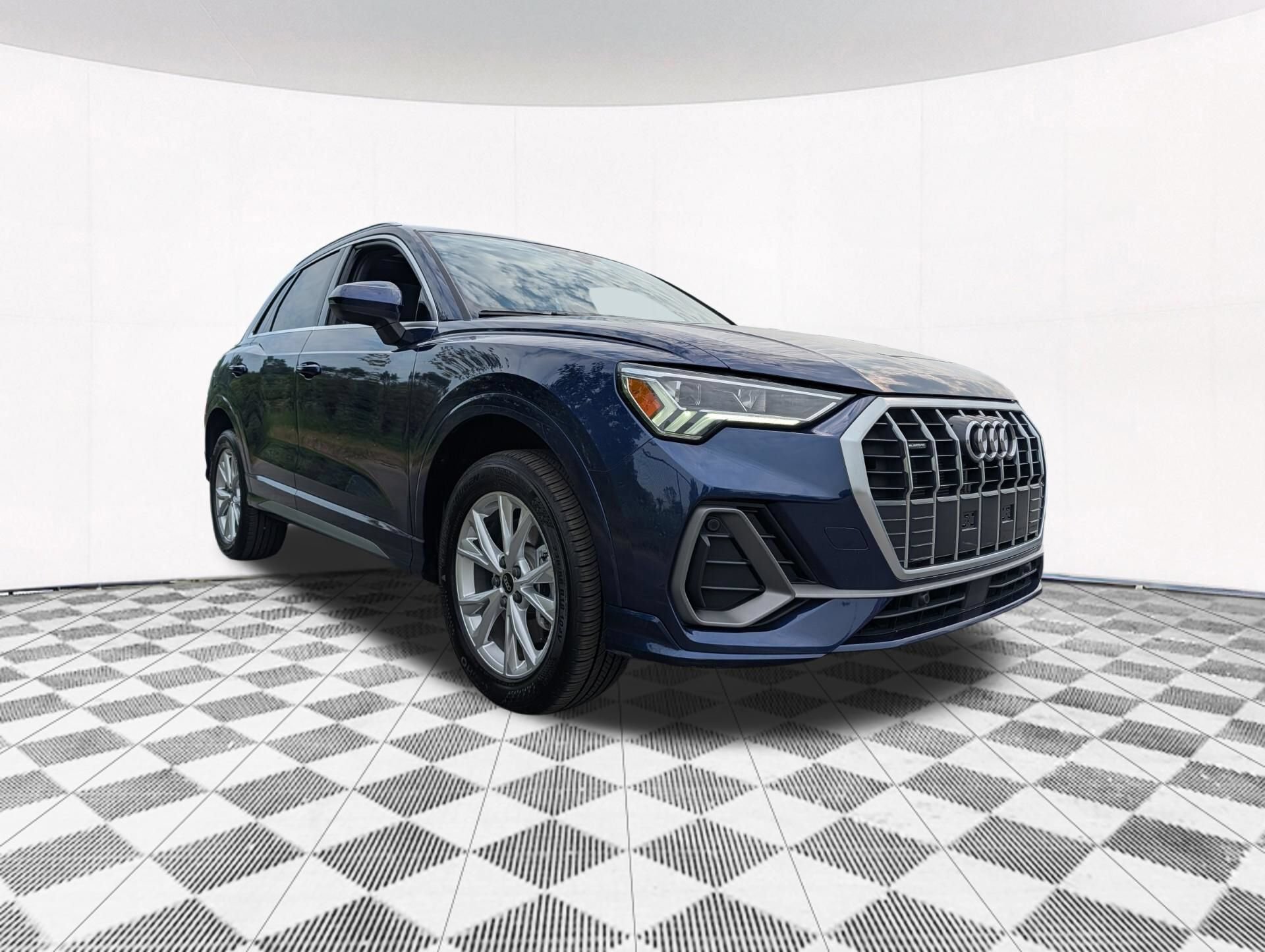 Used 2025 Audi Q3 2.0T Premium AWD/4WD image 12