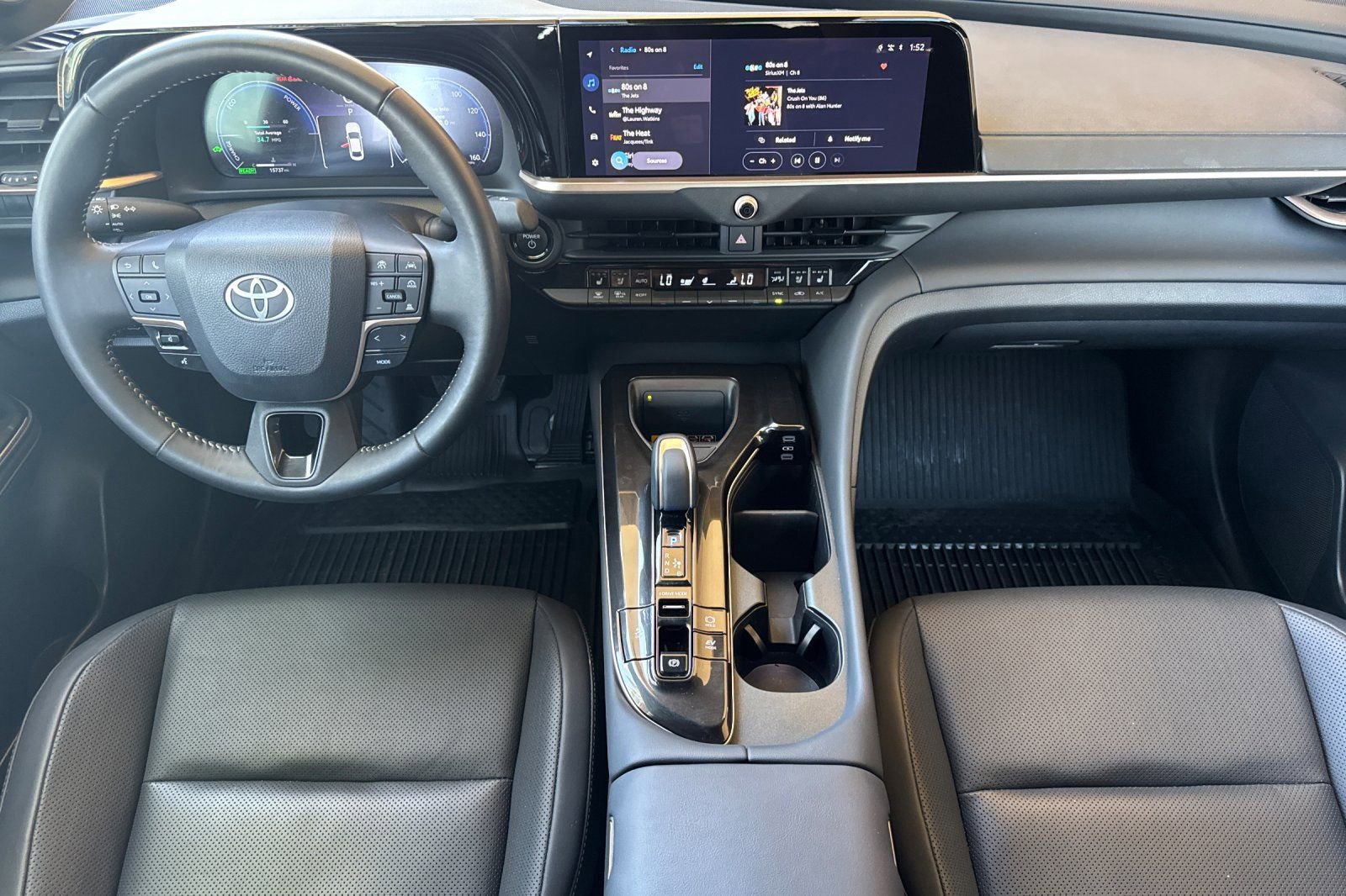 Used 2025 Toyota Crown XLE w/ Carpet Mat Package (TMS) image 14