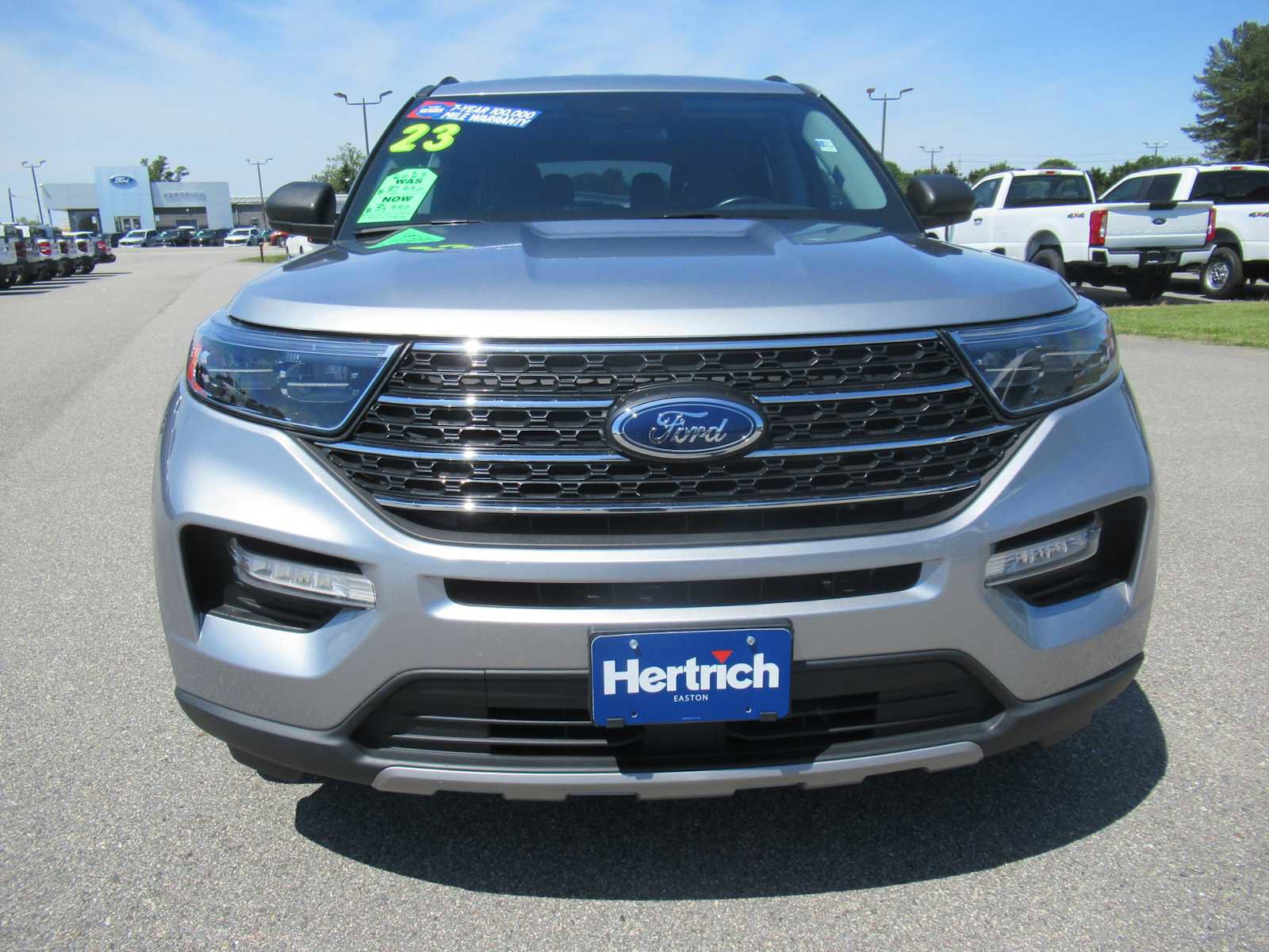 Used 2023 Ford Explorer XLT w/ Equipment Group 202A AWD/4WD image 2