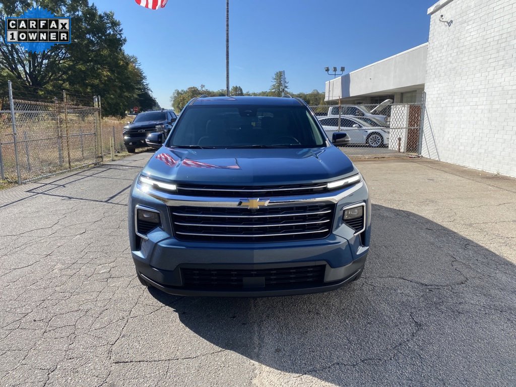Used 2025 Chevrolet Traverse LT image 7