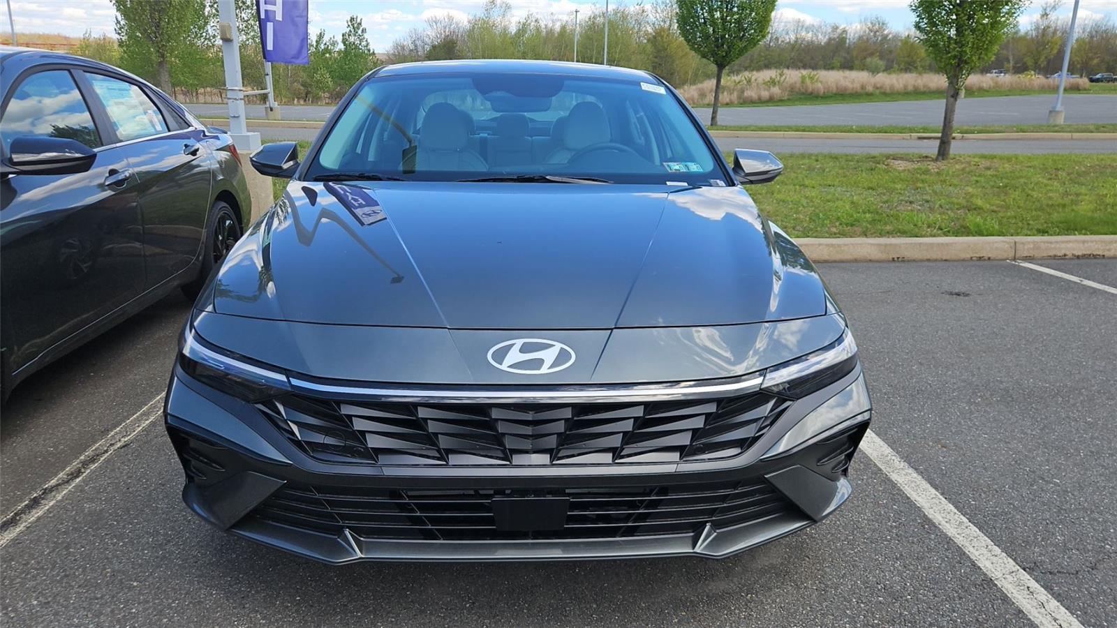 New 2026 Hyundai Elantra Limited w/ Cargo Package FWD image 2