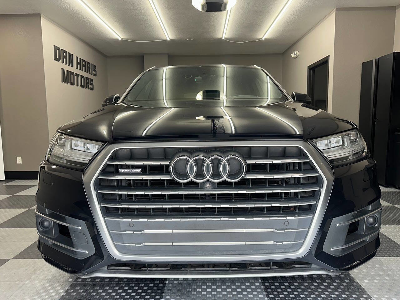 Used 2017 Audi Q7 3.0T Prestige AWD/4WD image 4