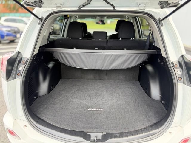 Used 2017 Toyota RAV4 LE w/ Carpet Mat Package AWD/4WD image 21