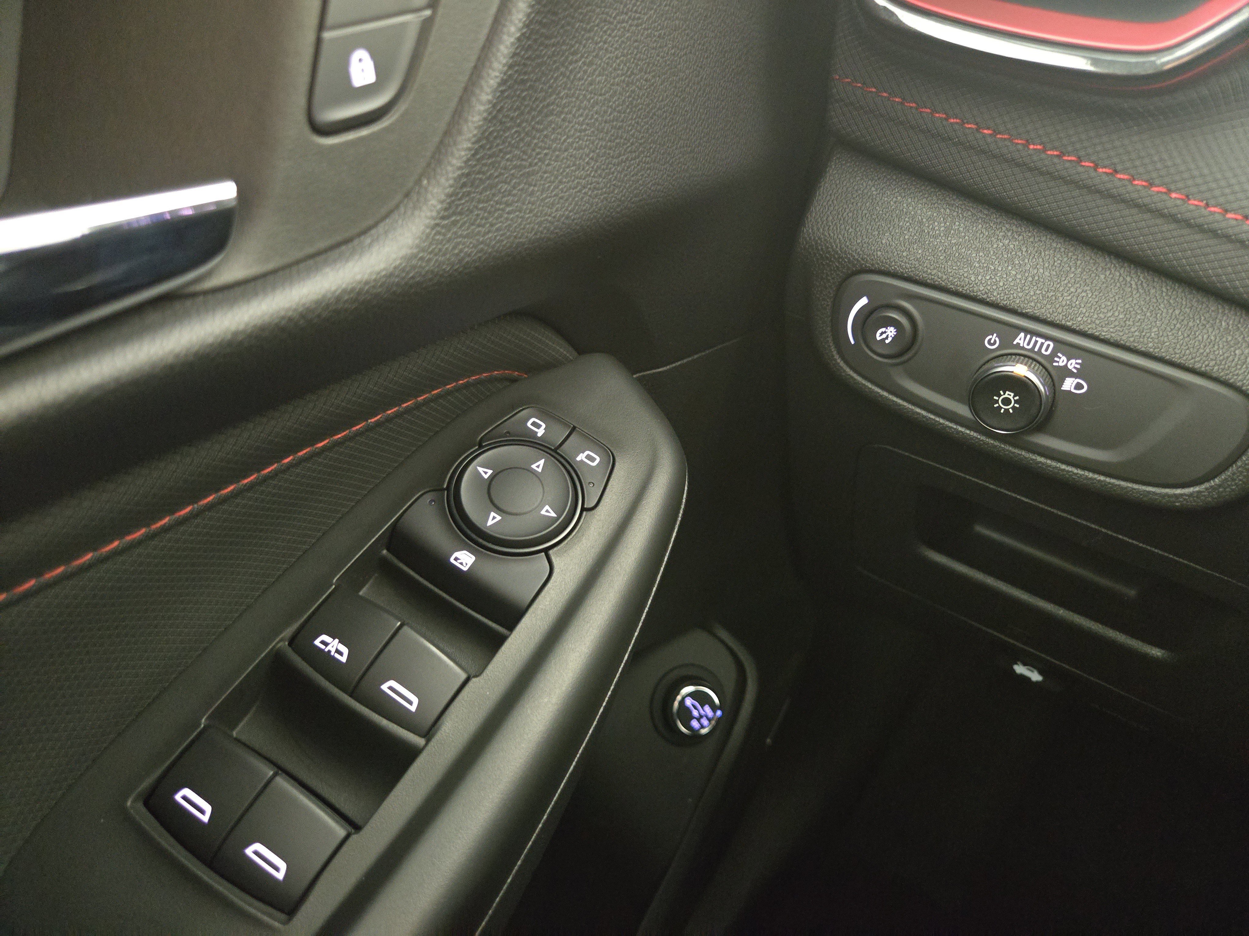 Certified 2025 Chevrolet TrailBlazer RS w/ Convenience Package image 29