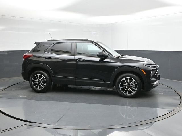 Used 2025 Chevrolet TrailBlazer LT FWD image 30