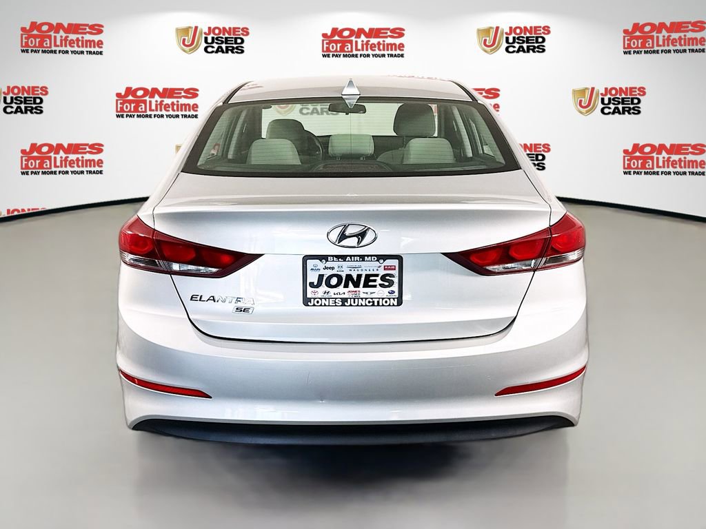 Used 2018 Hyundai Elantra SE w/ SE Connectivity Package 04 FWD image 13