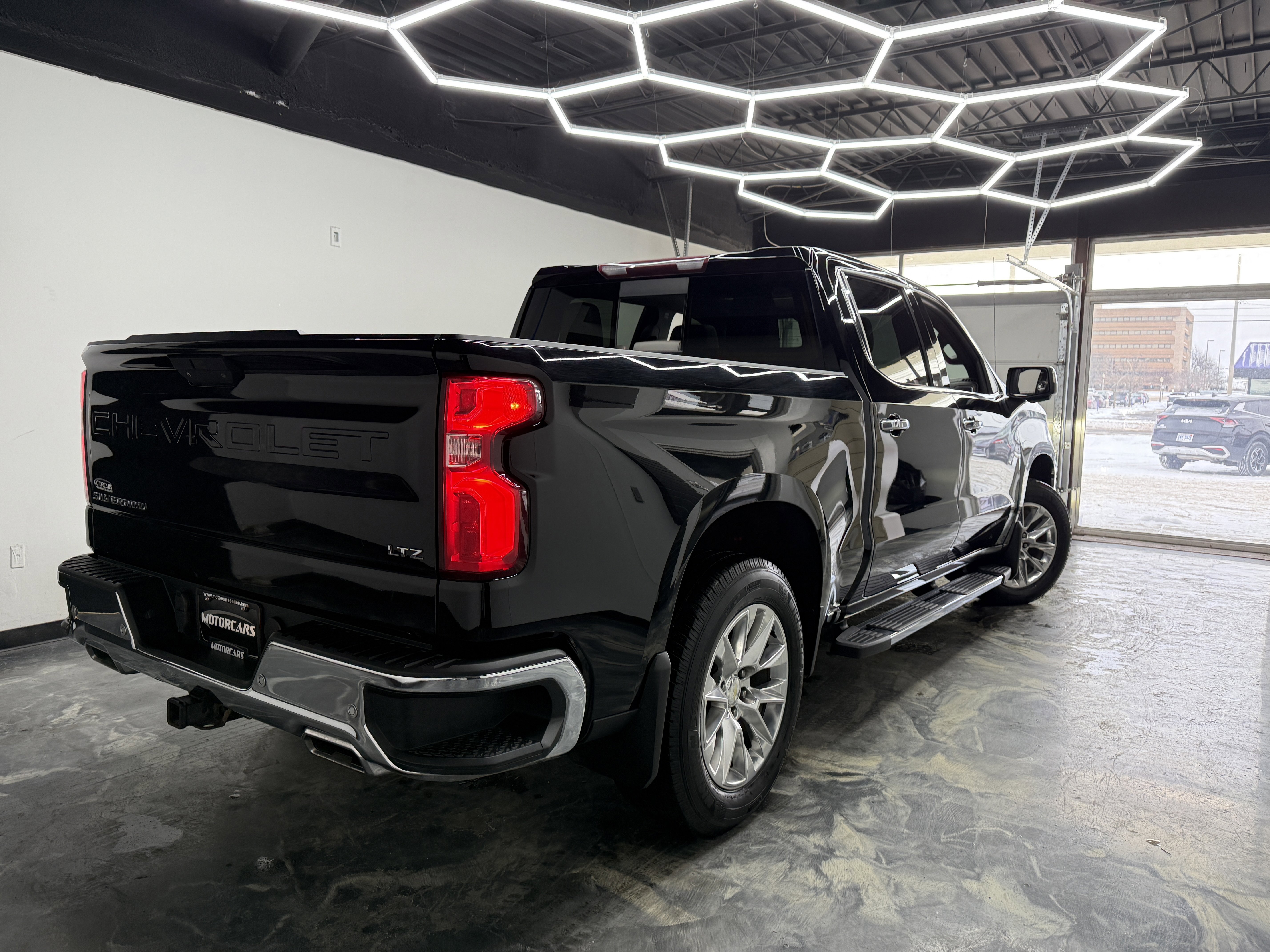 Used 2020 Chevrolet Silverado 1500 LTZ w/ LTZ Premium Package image 5