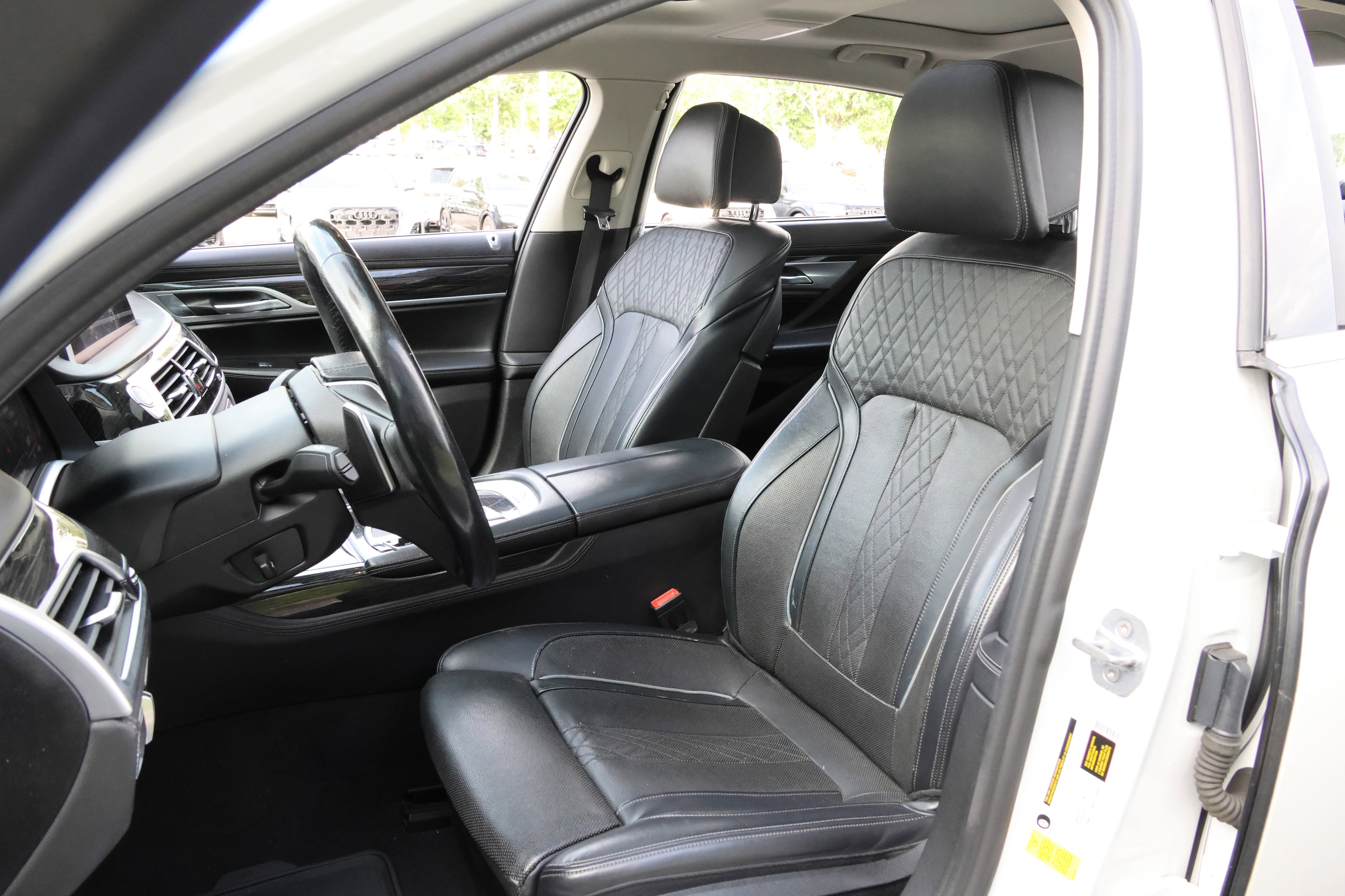 Used 2020 BMW 740i w/ Premium Package RWD image 35