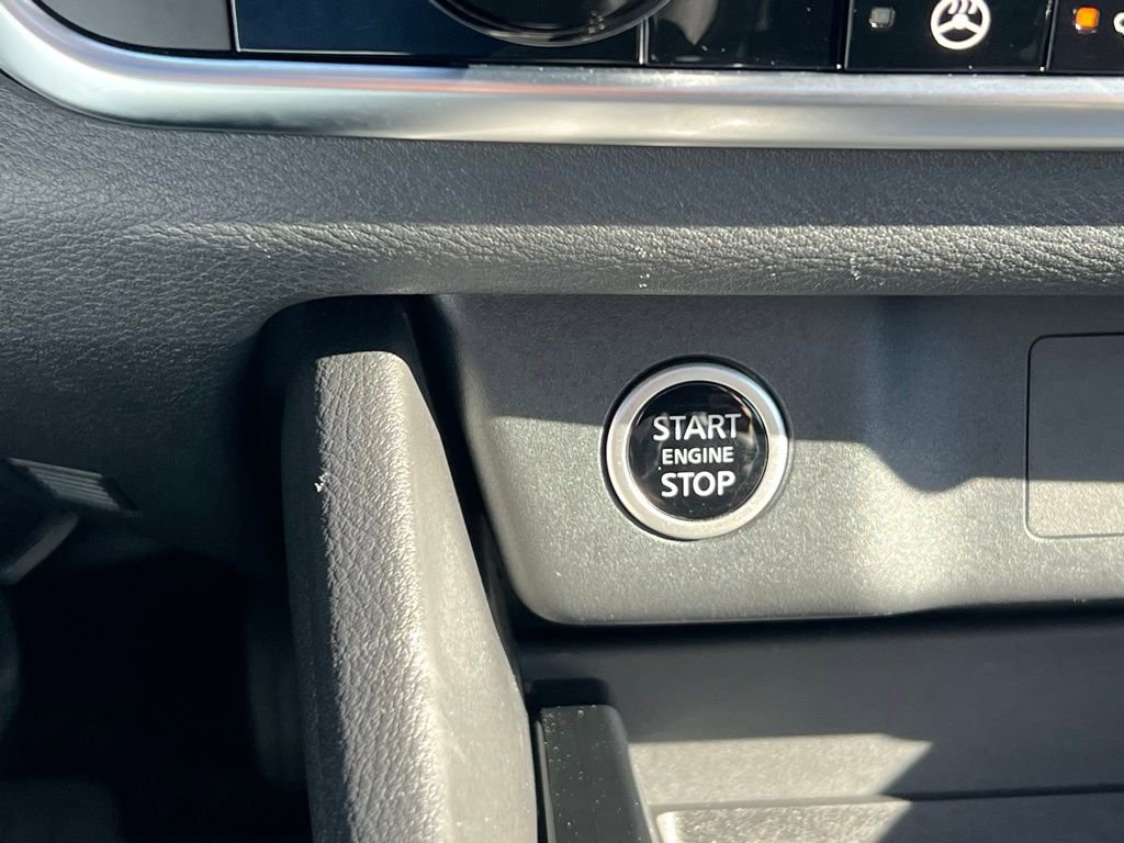 Used 2023 Nissan Rogue SV w/ SV Premium B Package image 34