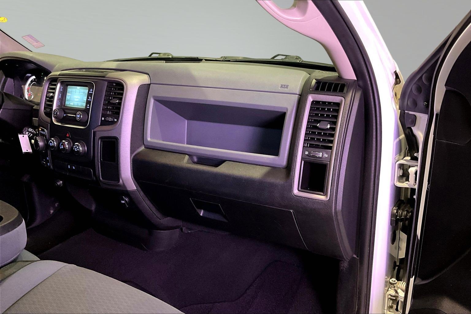 Used 2020 RAM 1500 ST w/ SXT Plus Group AWD/4WD image 25