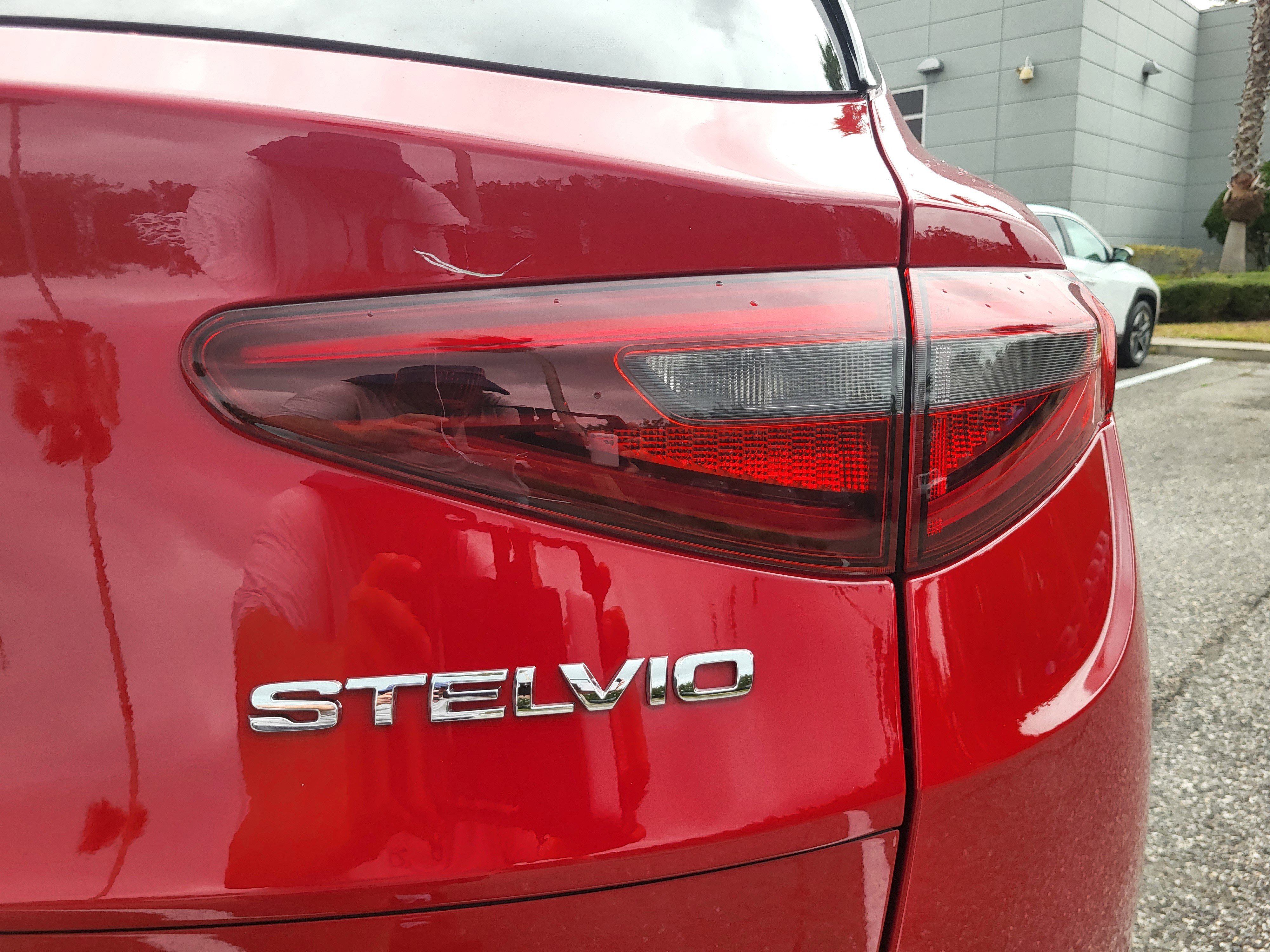 Used 2023 Alfa Romeo Stelvio Sprint image 18