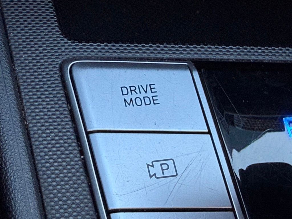 Used 2024 Hyundai Elantra SEL FWD image 18
