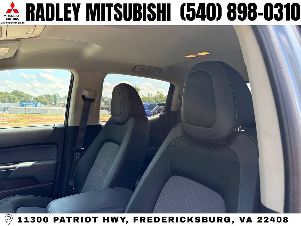 Used 2018 Chevrolet Colorado Z71 AWD/4WD image 2