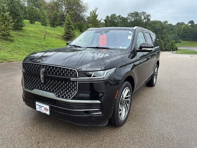 Used 2025 Lincoln Navigator Reserve AWD/4WD image 8