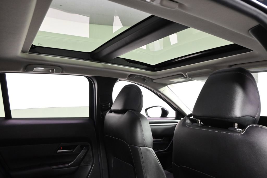 Used 2025 MAZDA CX-50 AWD 2.5 S w/ Premium Package image 17