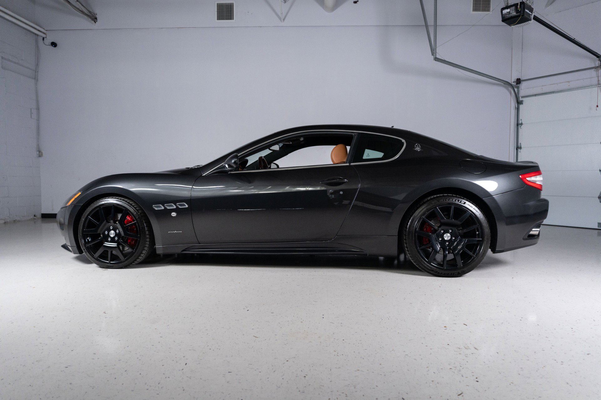 Used 2012 Maserati GranTurismo S image 8