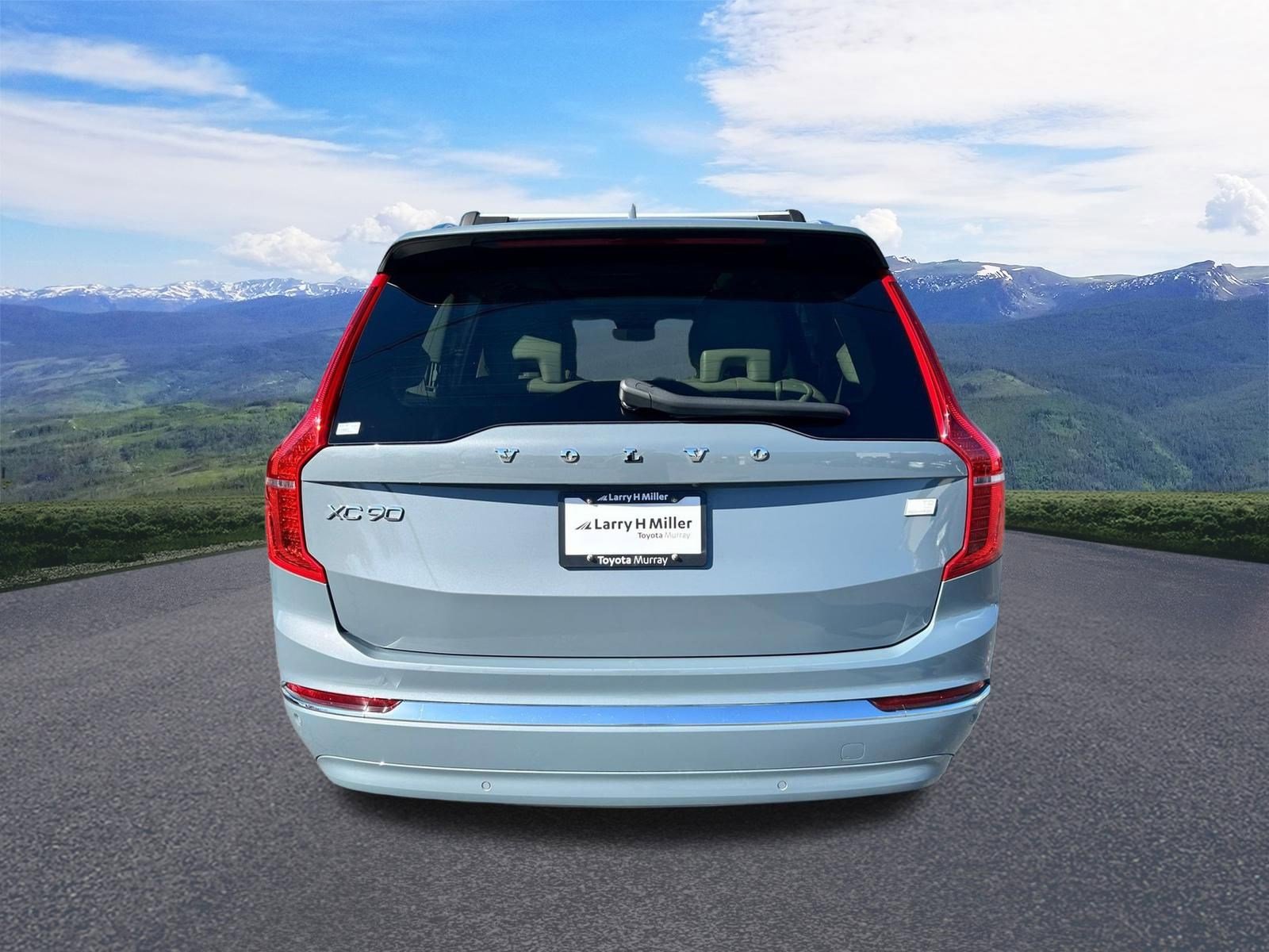 Used 2023 Volvo XC90 T8 Plus image 4