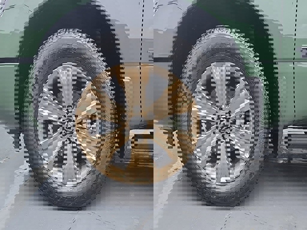 Used 2024 Nissan Titan SV w/ SV Bronze Edition Package image 11