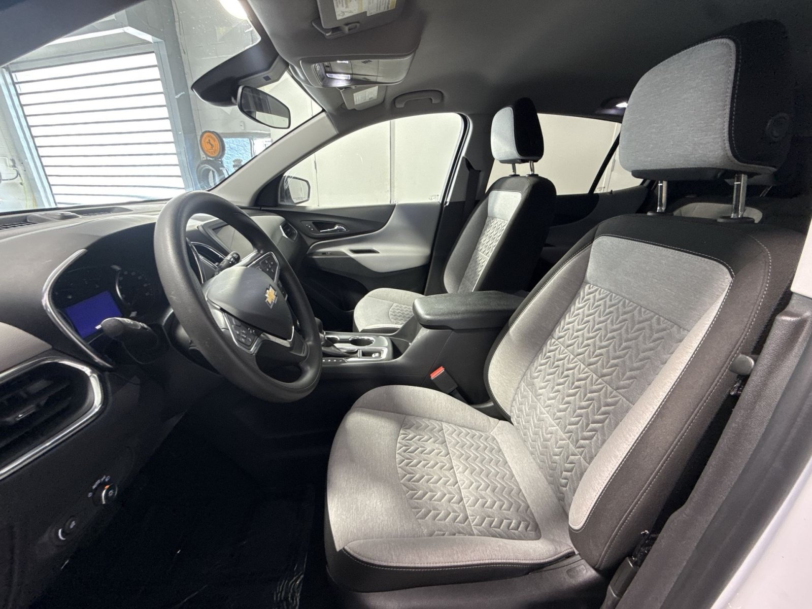 Used 2023 Chevrolet Equinox LS w/ LS Convenience Package FWD image 14