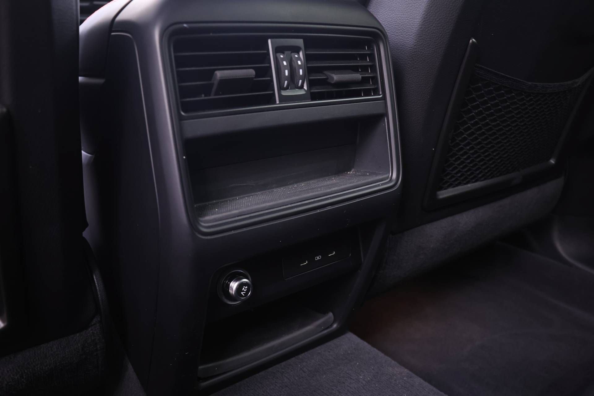 Certified 2025 Porsche Cayenne GTS AWD/4WD image 18