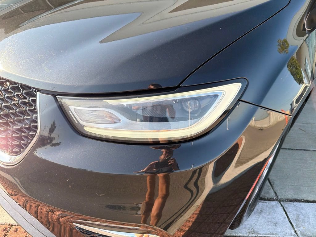 Used 2023 Chrysler Pacifica Touring-L FWD image 12