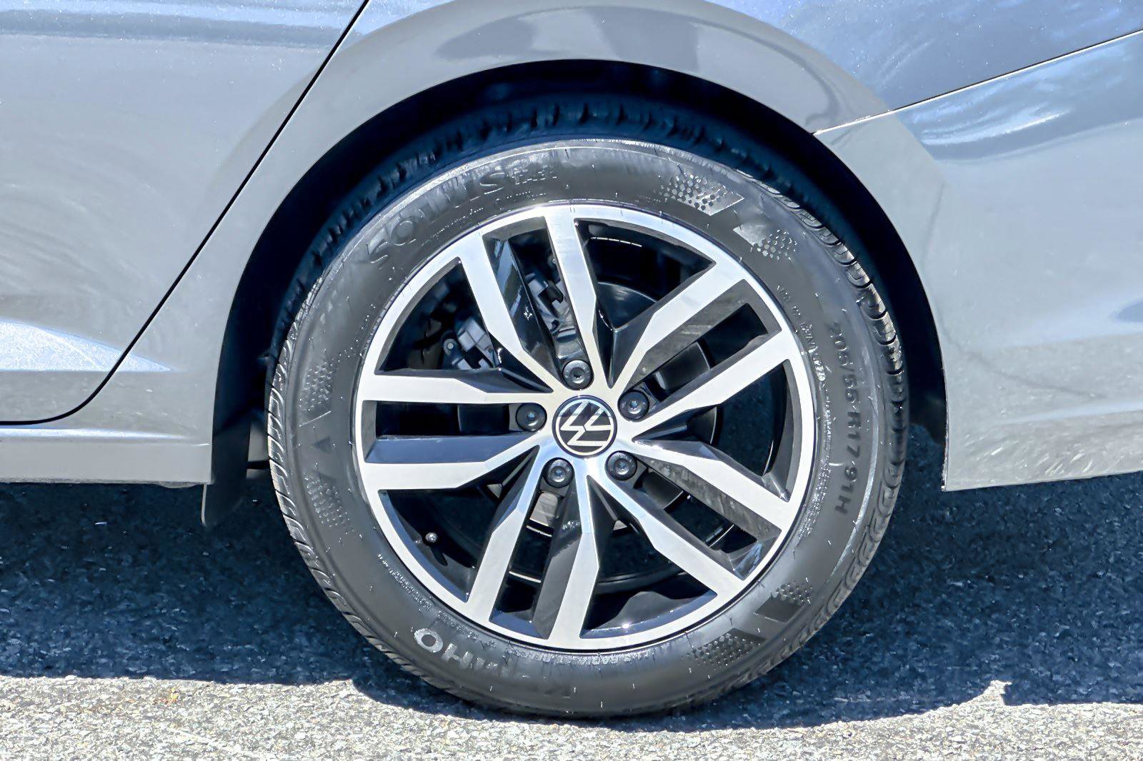 New 2025 Volkswagen Jetta SE image 23