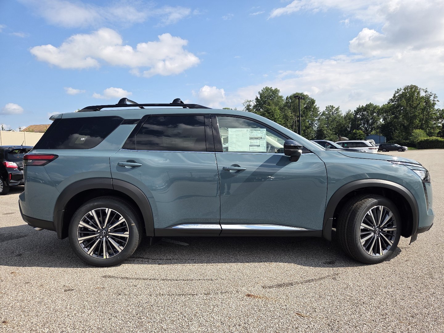 New 2026 Nissan Pathfinder Platinum AWD/4WD image 22