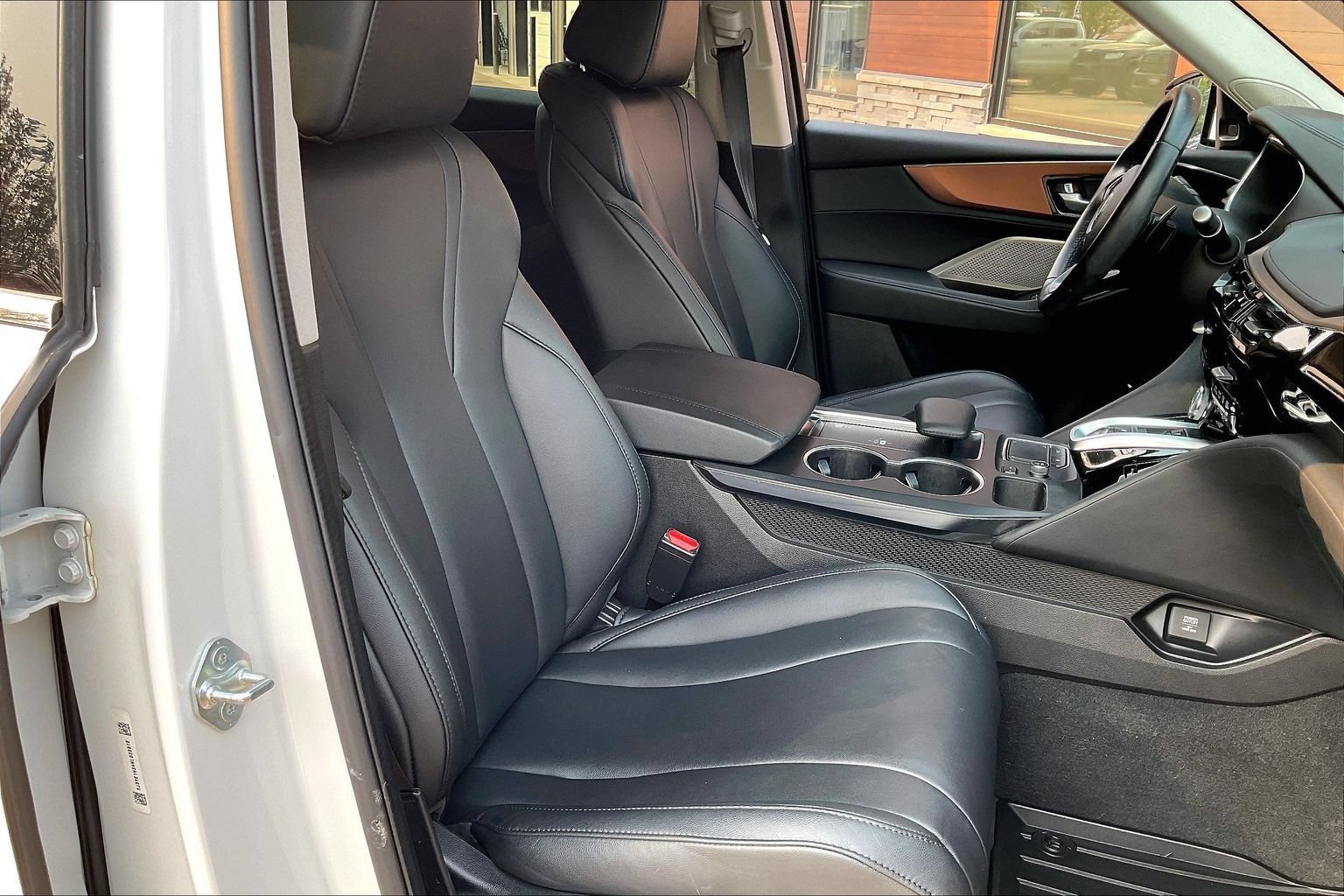 Used 2022 Acura MDX SH-AWD image 25