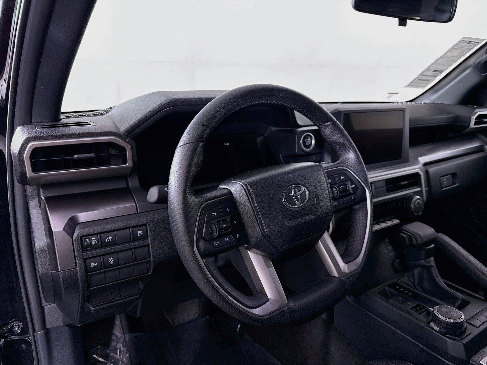 Certified 2025 Toyota 4Runner SR5 AWD/4WD image 4