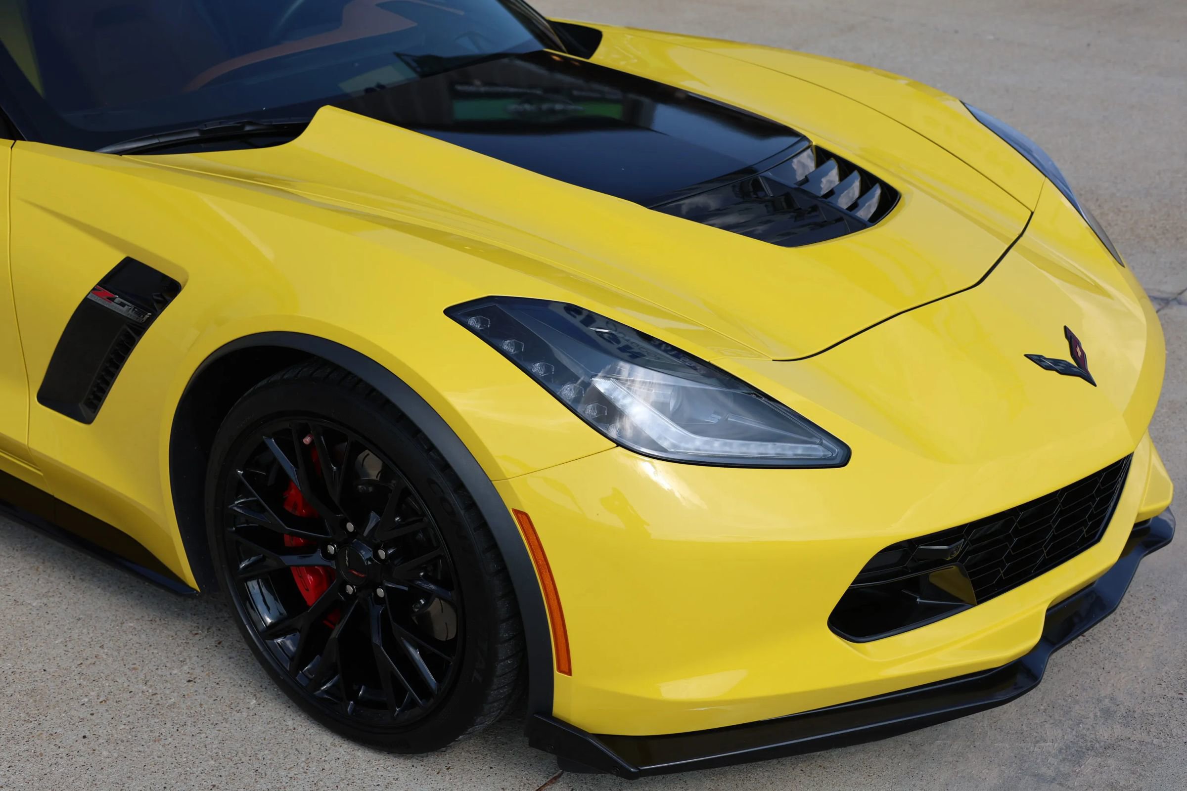 Used 2016 Chevrolet Corvette Z06 w/ 2LZ Preferred Equipment Group image 19