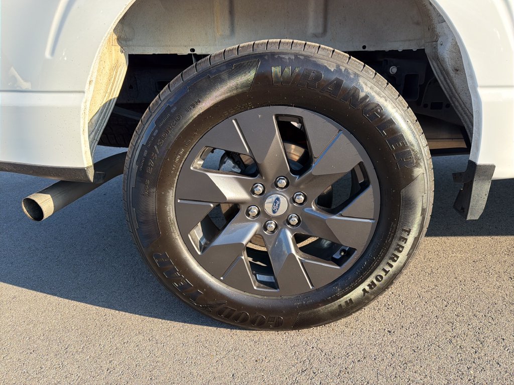 Used 2025 Ford F150 STX w/ Equipment Group 200A RWD image 10
