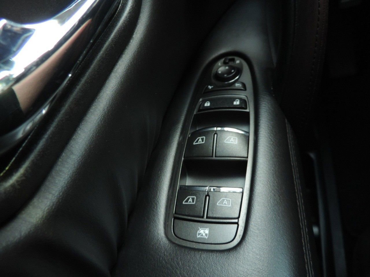 Used 2022 Nissan Armada SL image 28