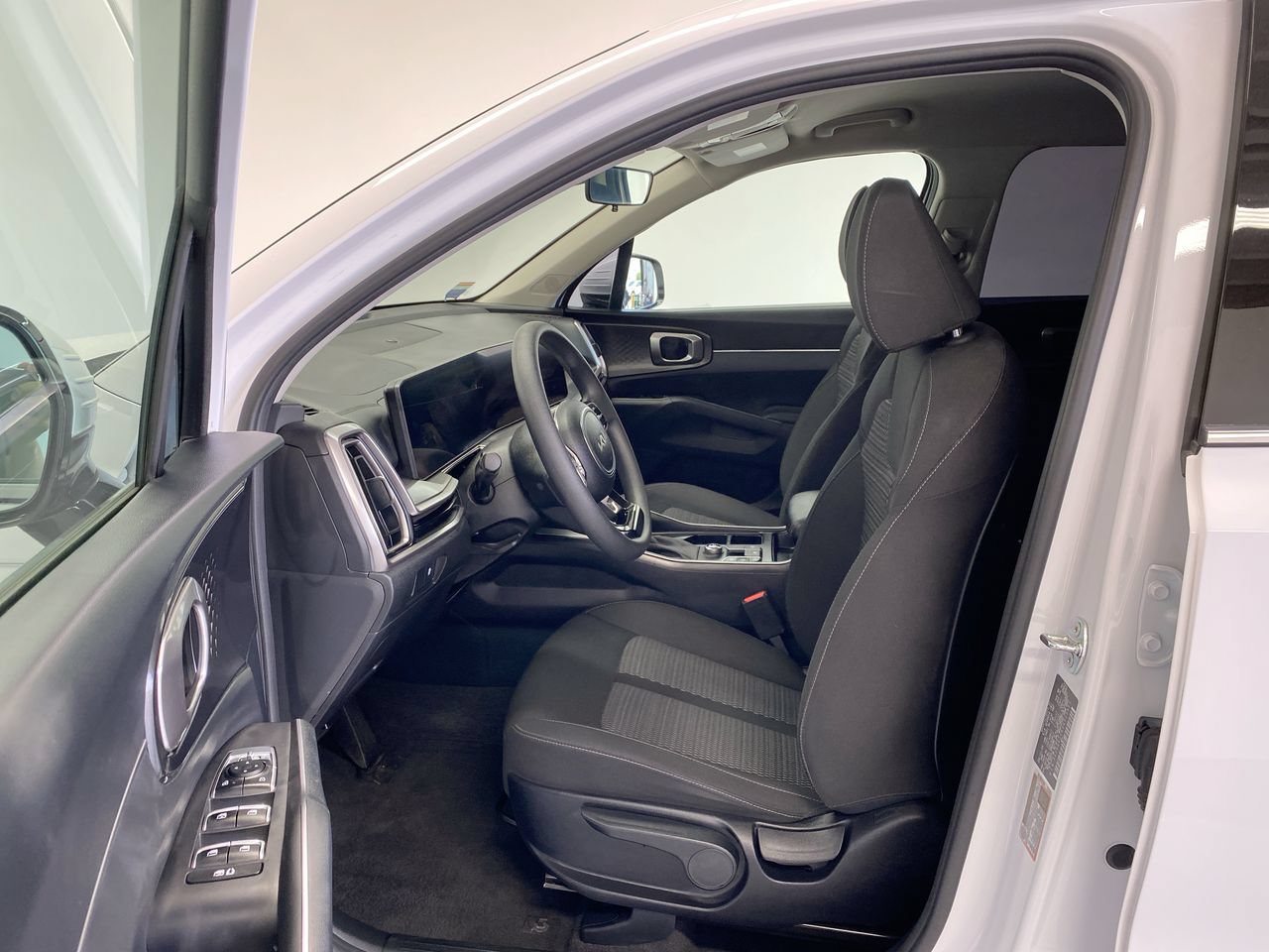 Certified 2025 Kia Sorento LX FWD image 16