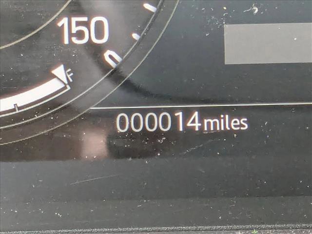 New 2025 Land Rover Defender 110 X-Dynamic SE image 11