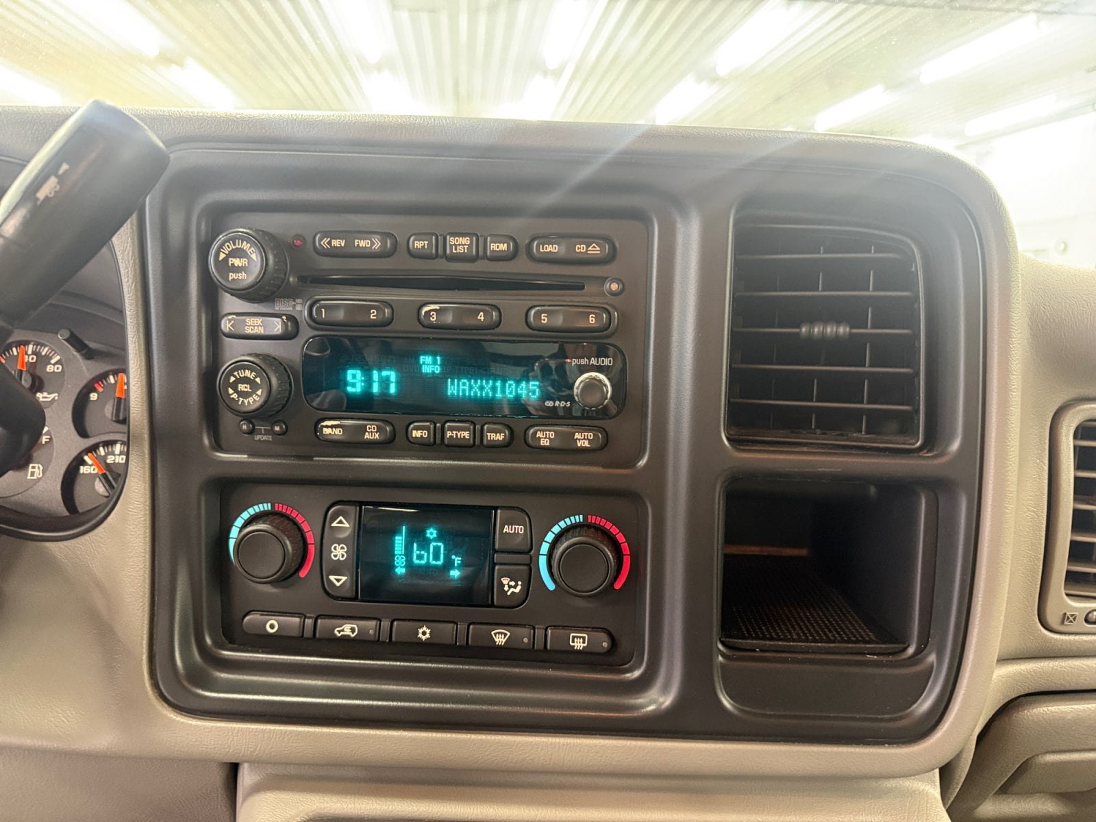 Used 2004 Chevrolet Silverado 1500 4x4 Crew Cab w/ Z71 Convenience Package 2 image 20