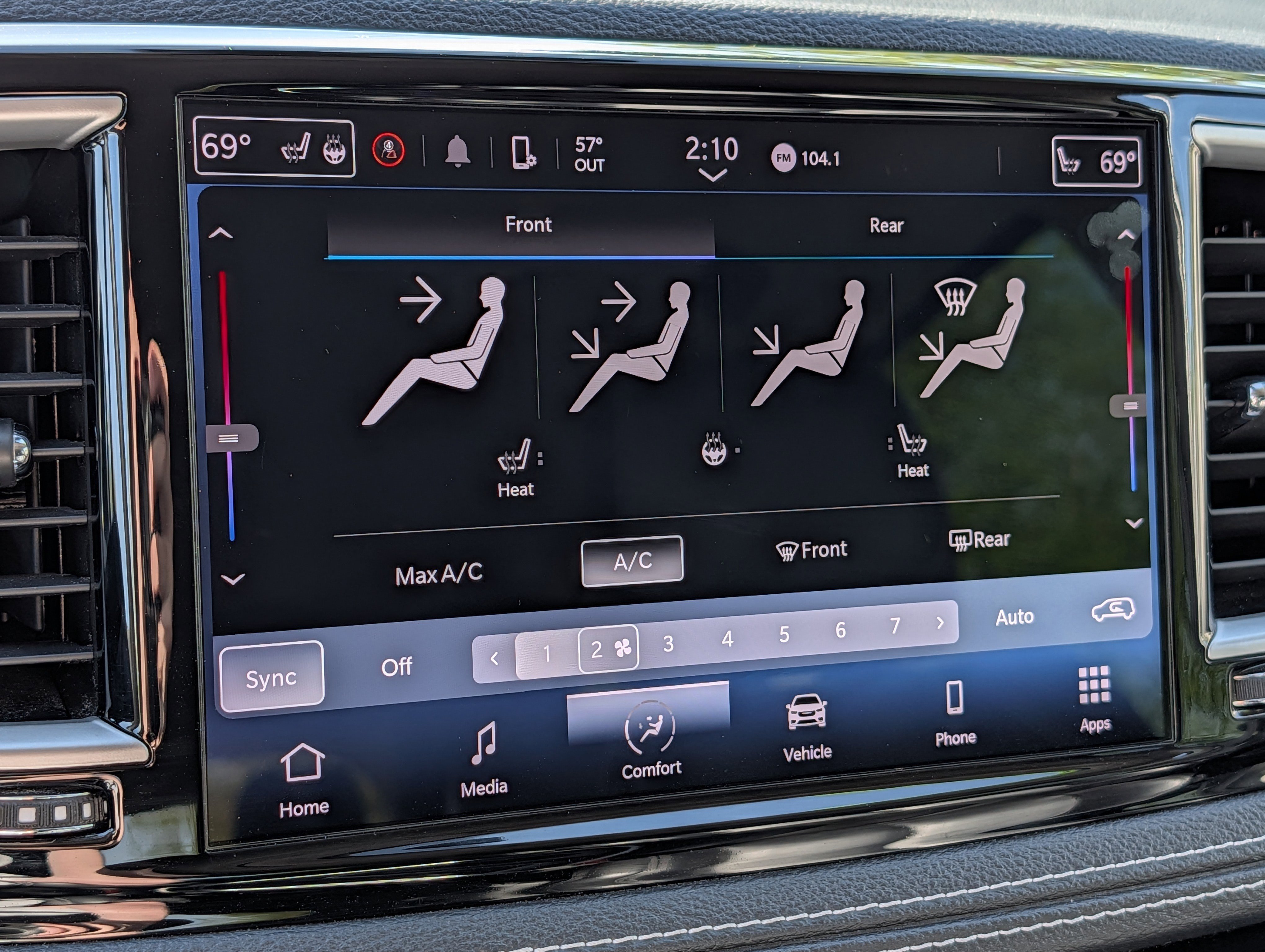 Used 2023 Chrysler Pacifica Touring-L FWD image 33