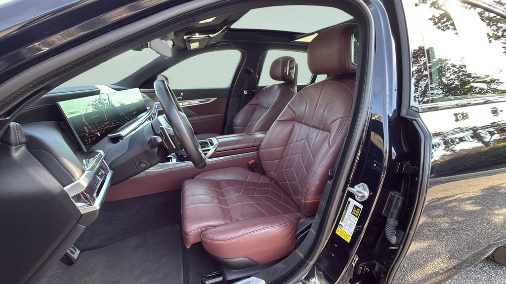 Certified 2023 BMW 740i image 5