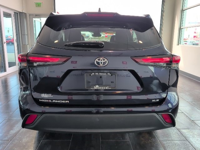 Certified 2024 Toyota Highlander XLE image 7