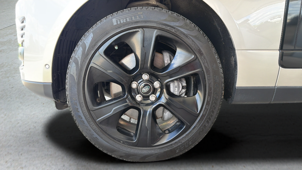 Used 2019 Land Rover Range Rover Supercharged AWD/4WD image 14