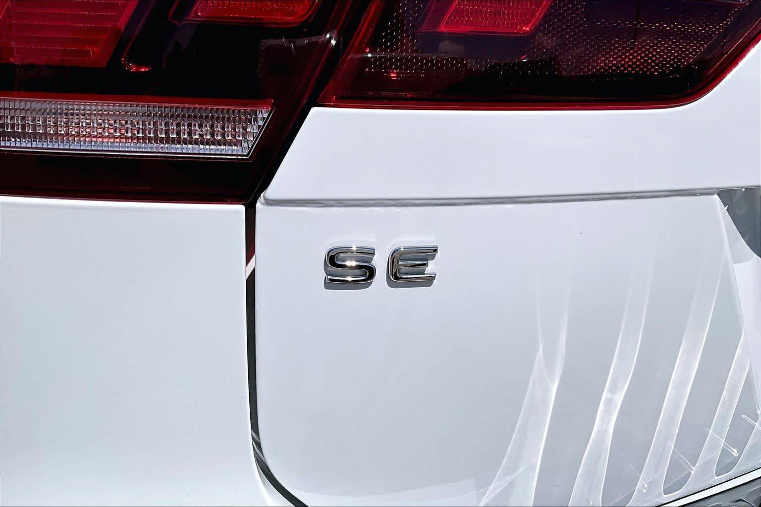 Used 2022 Volkswagen Tiguan SE FWD image 25