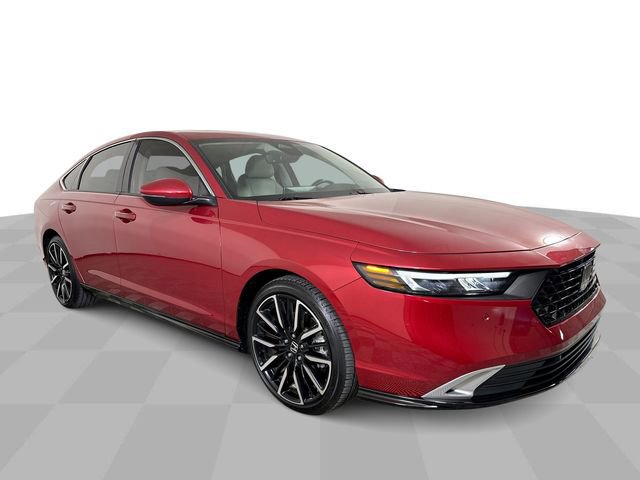 Used 2023 Honda Accord Touring image 2