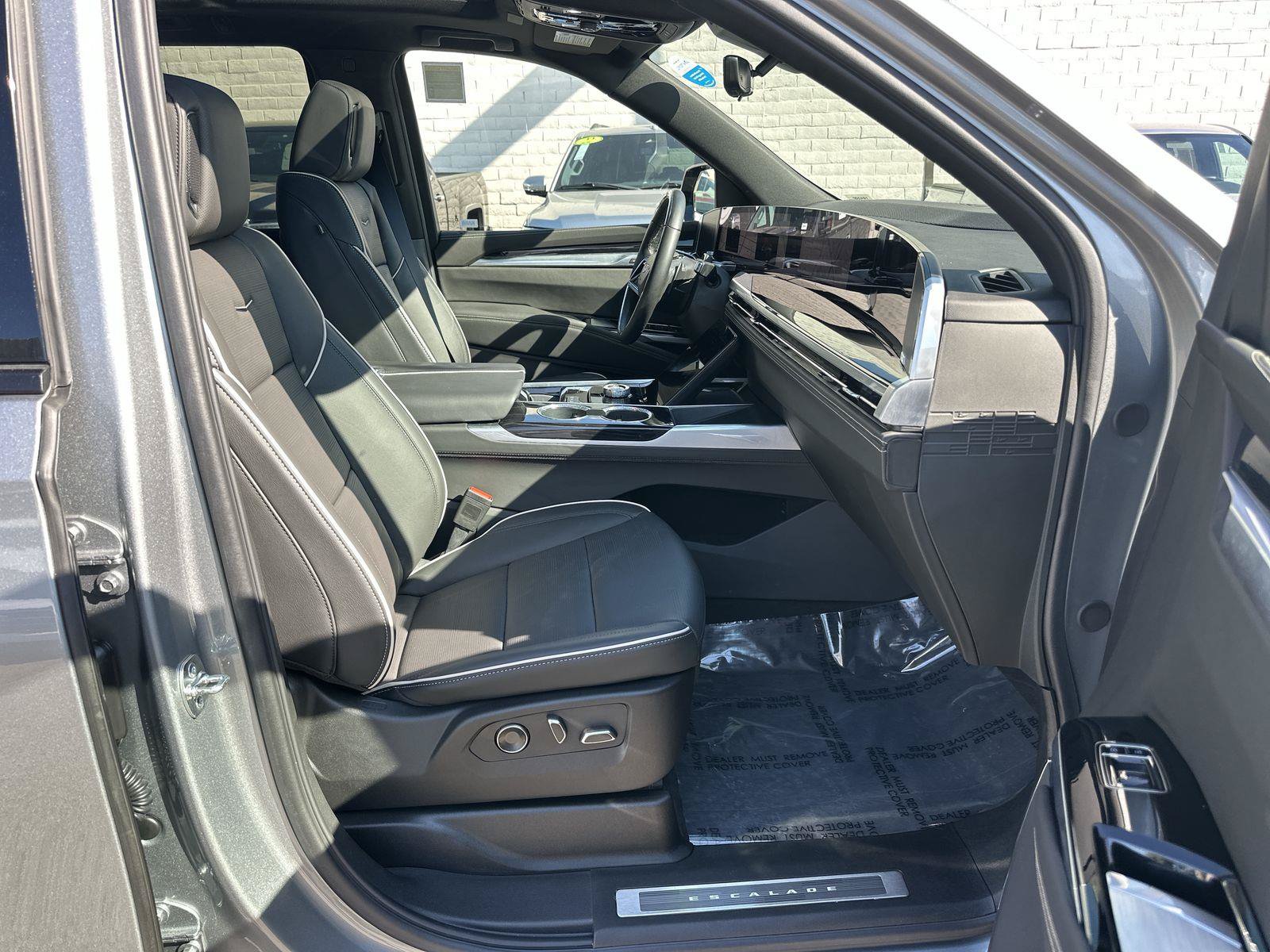 Used 2025 Cadillac Escalade Sport AWD/4WD image 28