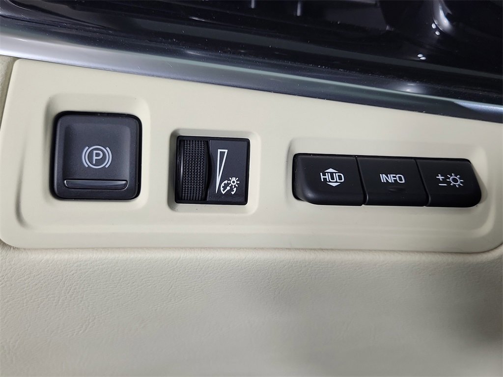 Certified 2022 Cadillac XT6 Premium Luxury w/ Technology Package image 30