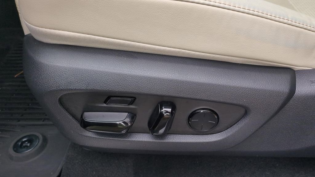 Used 2023 Lexus RX 350 w/ Cold Area Package image 16