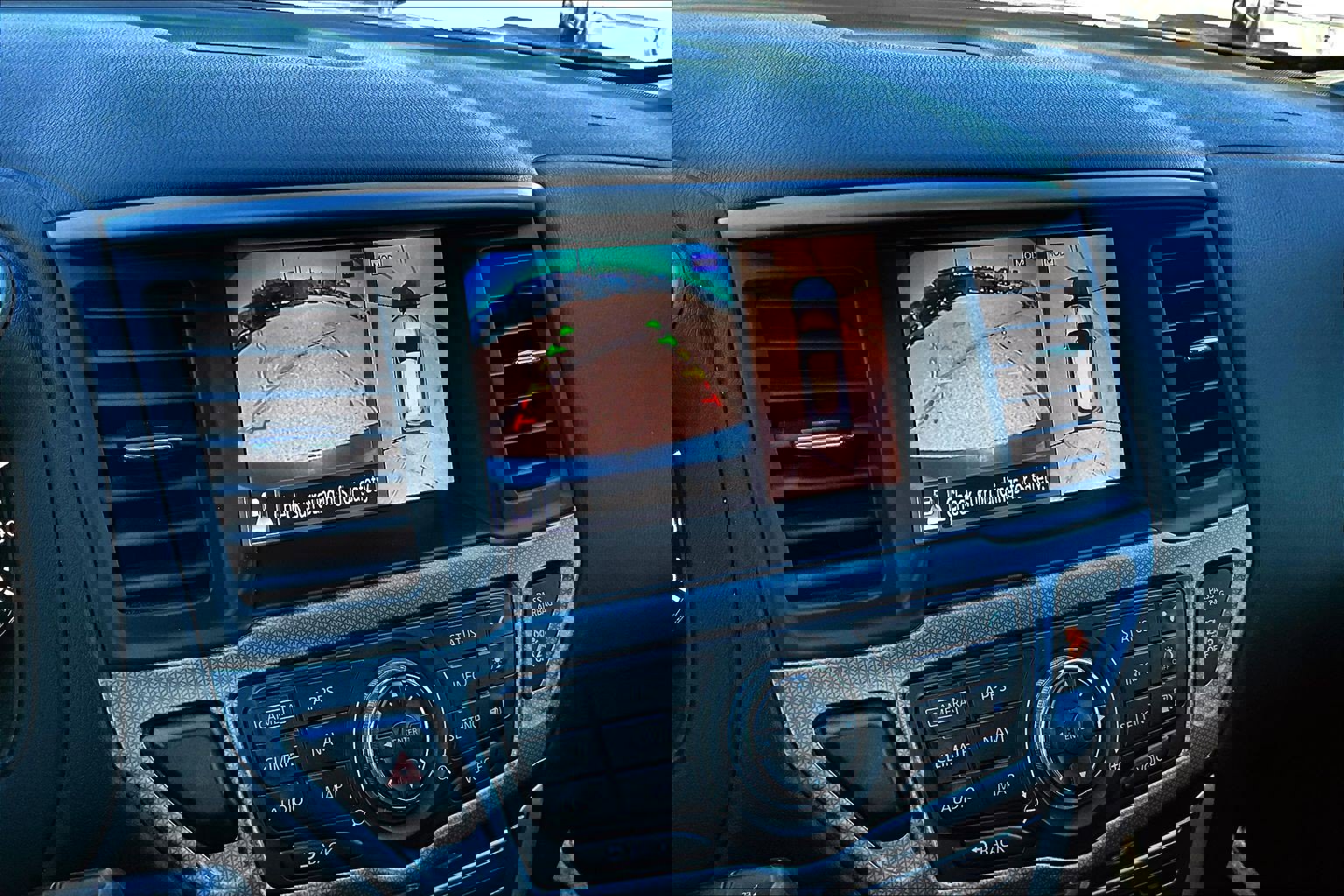 Used 2018 Nissan Pathfinder SL w/ Midnight Edition Package image 14