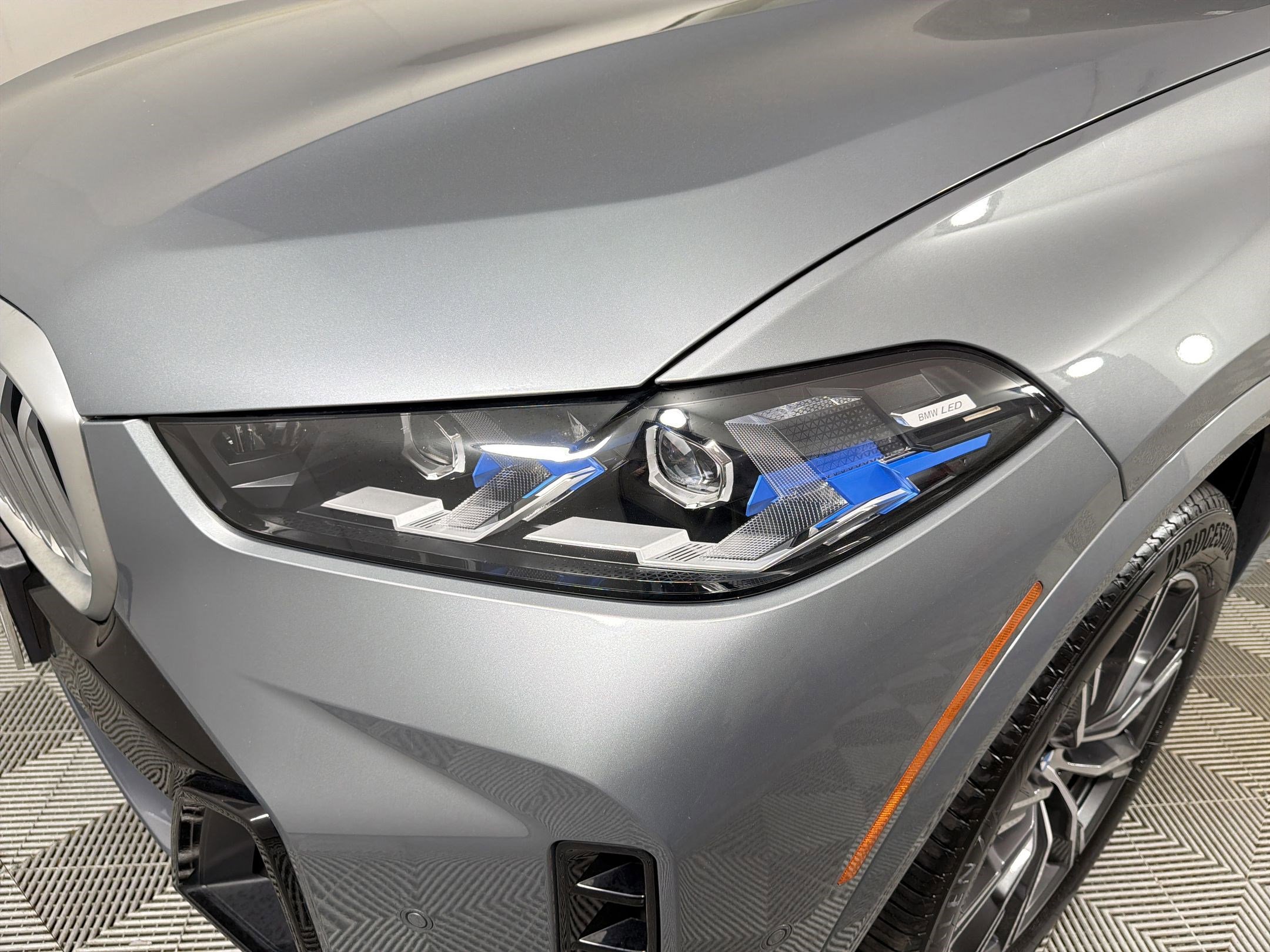 Used 2024 BMW X5 xDrive40i w/ M Sport Package image 11